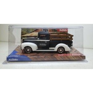 True Value 1940 Ford Pickup Truck Bank  Adult Collectible 2014 1:25 Scale NIP